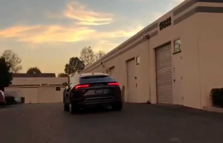 Video: Fantastisch - Lamborghini Urus op 24 inch velgen