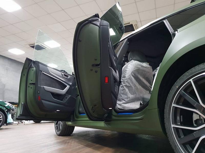 Caliente - Follaje completo en verde mate en el 2018 Audi A7 (C8)