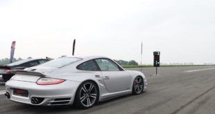 Video: Audi S2 con 913 PS contra 900 PS Porsche 991