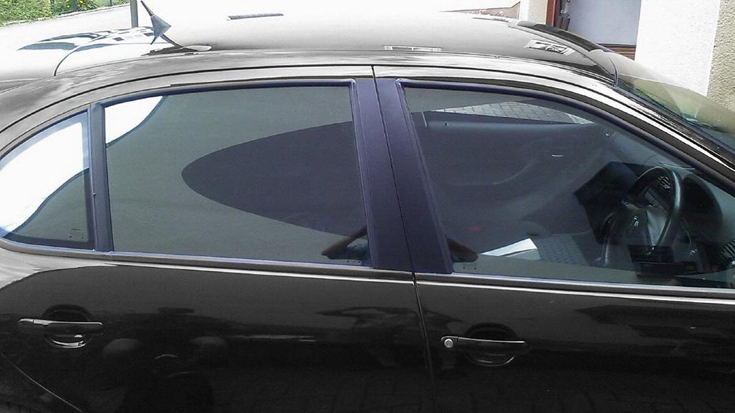 تعتيم نوافذ السيارة باستخدام لون نافذة الموجة