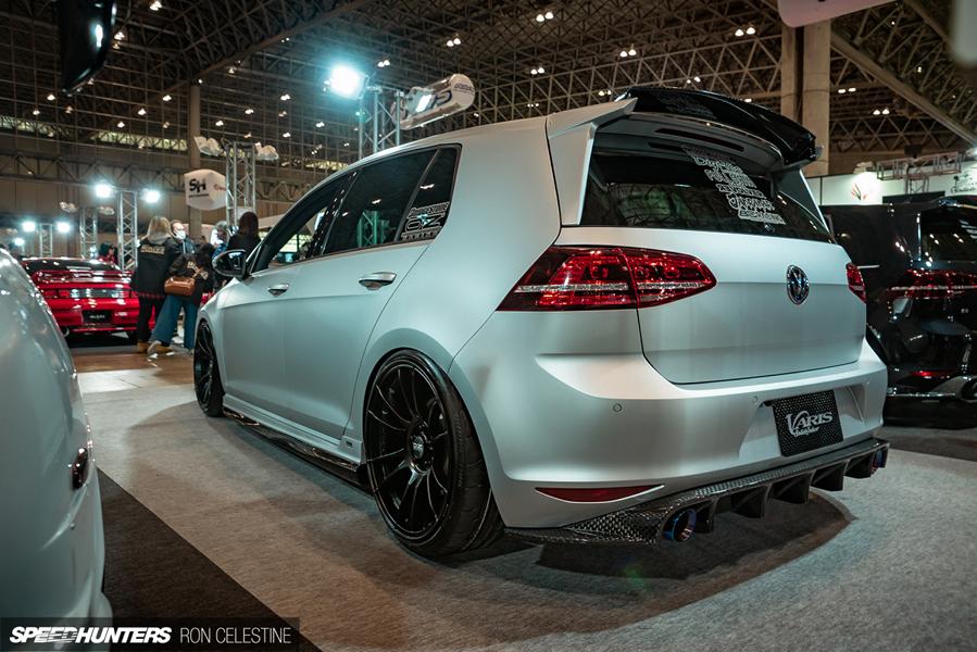 Carbon Is All You Need! Varis Solid / Joker VW Golf GTi
