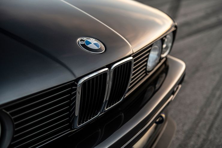 BMW M3 (E30) Restomod Turbo dal sintonizzatore Redux leggero