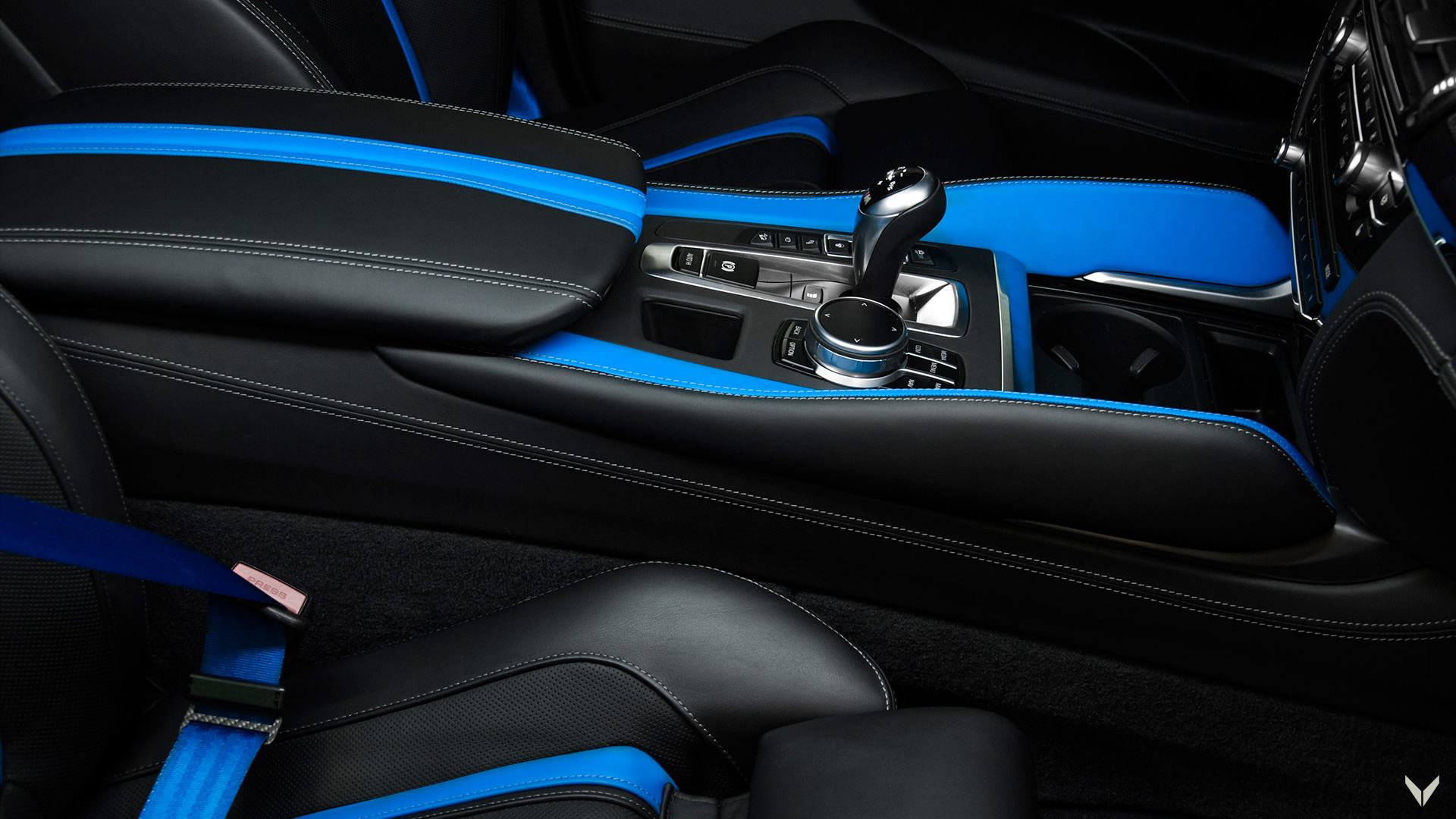 Vilner BMW X6 M F86 Luxus Interieur Tuning 9 Vilner BMW X6 M (F86) mit Luxus Interieur in blau/schwarz
