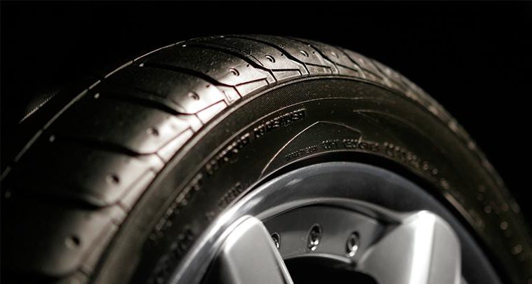 Reifenglanzspray Reifenpflegemittel Reifenschaum Tuning e1558957197358 Reifenglanzspray für das perfekte Styling für die Reifen