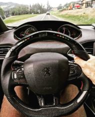 Vidéo: Violent aileron arrière au corps large Peugeot 308 GTi