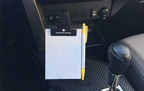Everything in view - an organizer for the windscreen