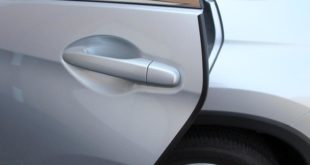Protezione del bordo della porta Protezione dagli impatti Protezione del paraurti Sintonizzazione della portiera dell'auto e1562217198394 310x165 Evitare graffi con una protezione del bordo della porta dell'auto