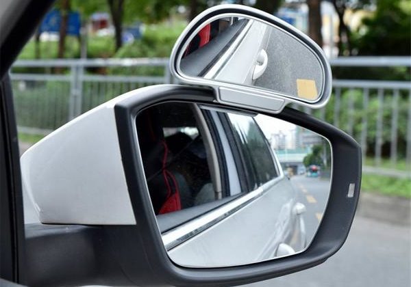 Toter Winkel Spiegel Zusatzspiegel Tuning 3 e1563278931998 Mehr Sicherheit im Straßenverkehr mit einem Zusatzspiegel