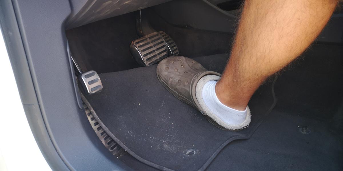Mattenprofis Boden Befestigungen Schrauben für Audi Fußmatten Gummimatten RUND 4