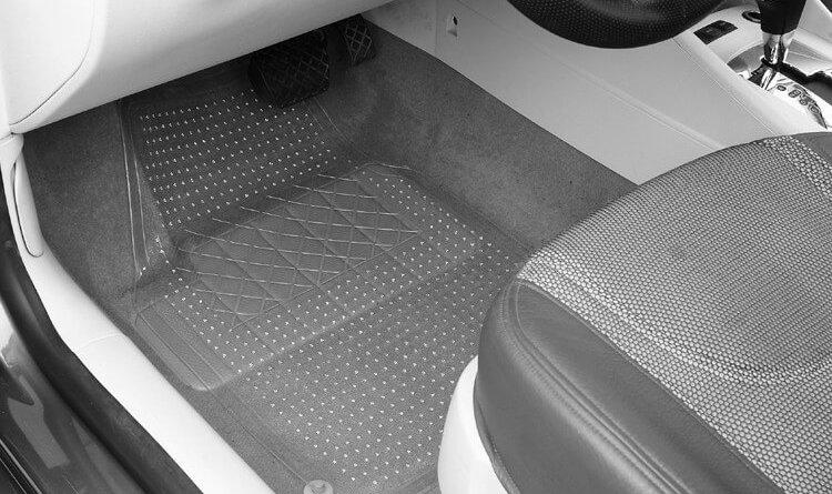 Fußmatten Automatten verrutscht Befestigung Gummimatte Tuning 3 Fester Halt mit den richtigen Fußmattenbefestigungen
