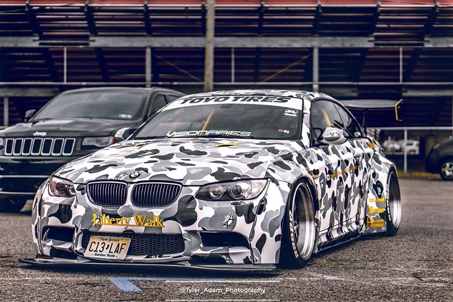 Totalement fou - camouflage à corps large BMW E93 M3 décapotable