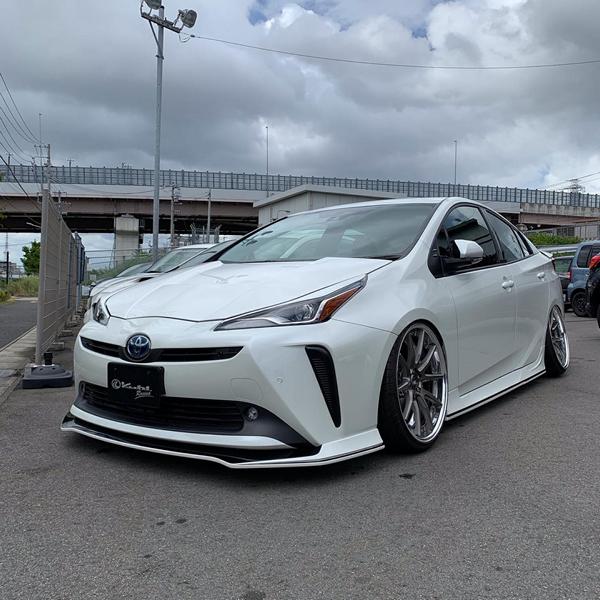 Toyota Prius (ZVW51) with bodykit from tuner Kuhl Racing