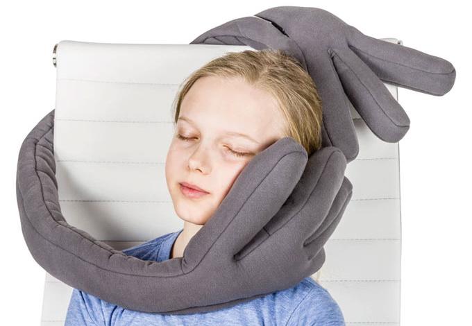 For long distances - Travel comfortably with a travel pillow