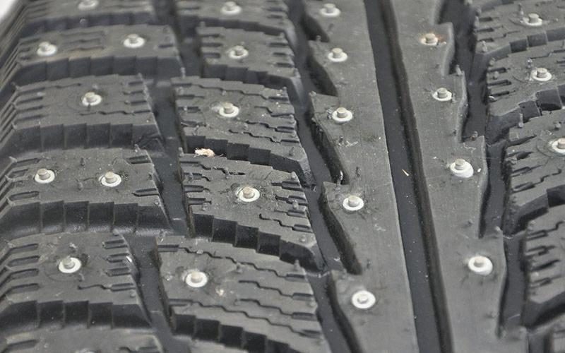 Aderenza perfetta: pneumatici Spike per l'auto in inverno!