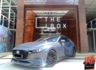 2019 Mazda 3 (BP) con kit de carrocería de carbono SR progresivo
