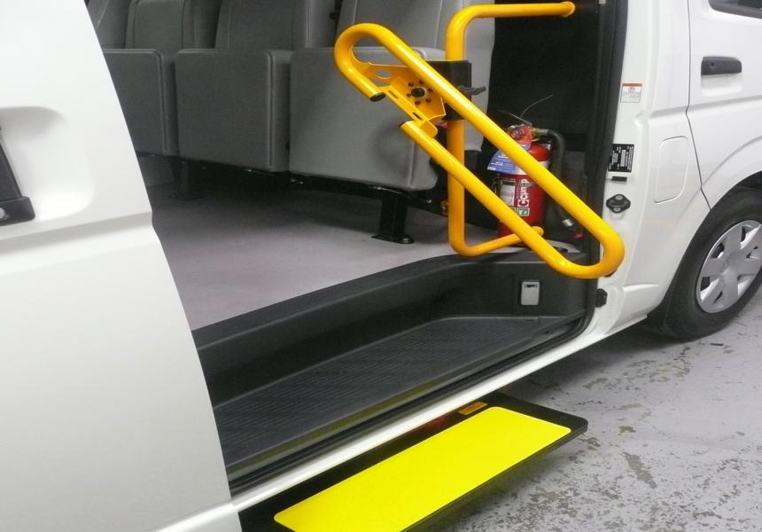 Einstiegshilfe Einstiegstufe Rollstuhlrampe Taxi Camper 2 Leichterer Einstieg   Einstiegshilfe / Rollstuhlrampe am Auto!