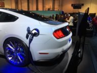 Ford Mustang GT Lithium Webasto Elektroantrieb SEMA 2019 4 190x143 Über 900 PS   Ford Mustang Lithium mit Elektroantrieb!