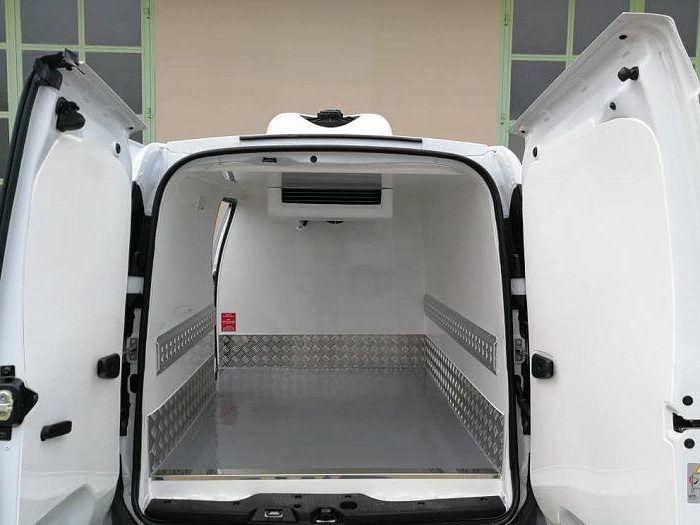 Kühlfahrzeug Kühlauto Kühltransporter 5 e1576475031753 Für das Dienstleistungsgeschäft: Umbau zum Kühlfahrzeug!