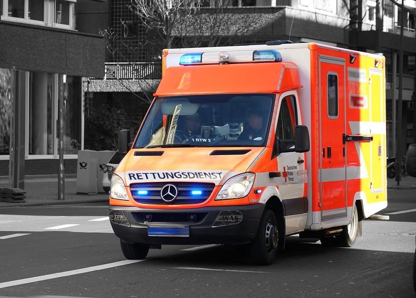 RTW ambulance ambulance car 4