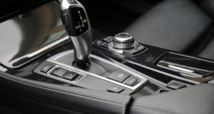 Automatik Umbau Handschaltung Schaltgetriebe 1 310x165 Tuning im Detail   die Zündschloss Abdeckung im Auto!