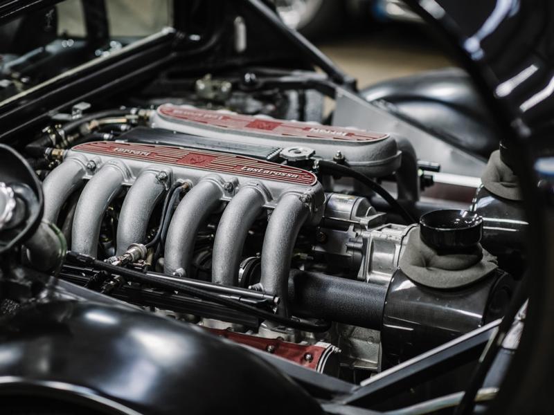 Ferrari 512 BB Testarossa Restomod Motor Tuning 14 Ein Schutz vor Kabelbrand   der Hitzeschutzschlauch!