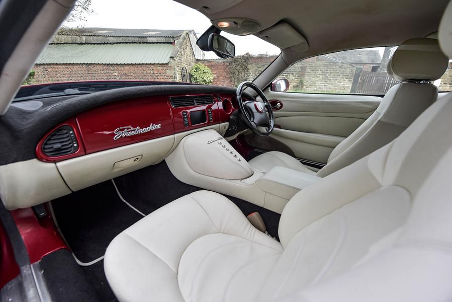 Getransformeerd - Jaguar XKR in 2003 omgebouwd tot klassieker uit de jaren 1930!