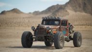 Vidéo: Mad Max Attack - Diamond T Off-Roader avec V8!