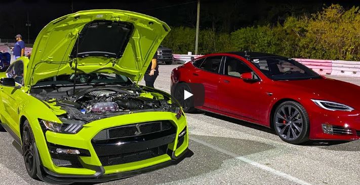 Video: 2020 Shelby GT500 vs. Tesla Model S Performance