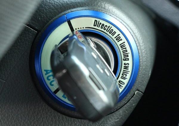 Zündschloss Abdeckung Schlüssellochabdeckung e1580704869439 Tuning im Detail   die Zündschloss Abdeckung im Auto!