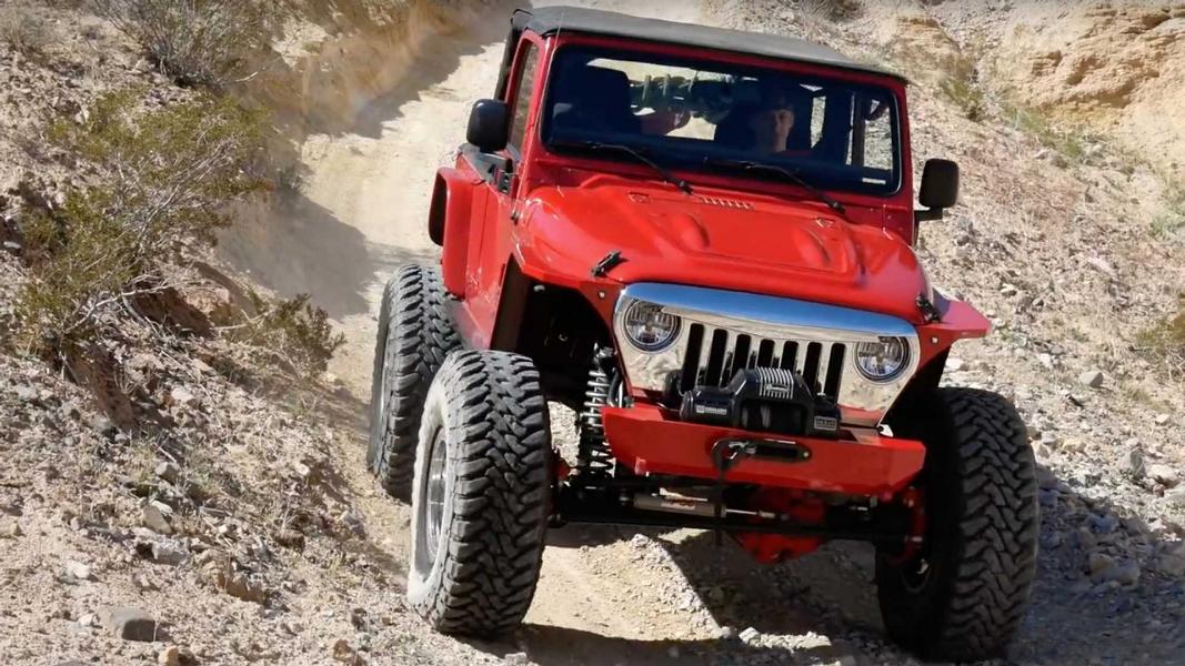 Video: powerful Jeep Wrangler off-road conversion in use!