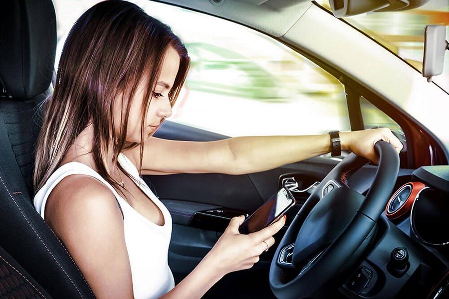 Autovelox per cellulare Monocam riconosce l'utilizzo dello smartphone al volante!