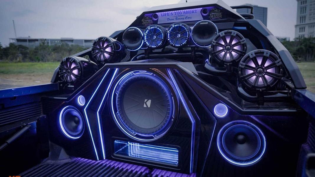 Verrücktes Soundsystem für den Ford Ranger Raptor 2 Eine neue Sound Anlage im Auto? Das gilt es zu beachten!