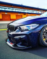 Bavaria Blue - blatant BMW M4 (F82) with Airride chassis and race parts from Dinmann.