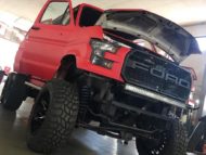 Unique and crazy - Ford Raptor Bus with 6 × 6 drive!