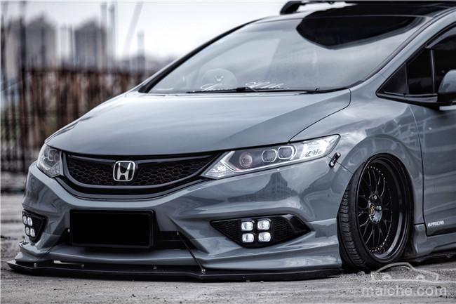 Honda Jade with stance tuning - a minivan can be so cool.