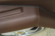 Leren emmer – Gekke VW-emmer in een bruin leren jurkje!