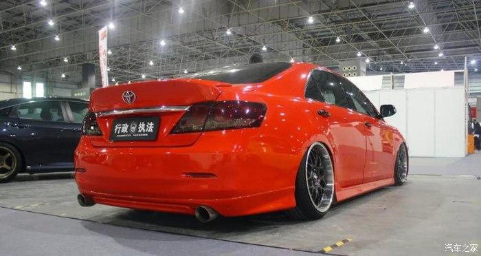 Toyota Camry mit Stance-Tuning &#8211; Limo mit Tuning Seltenheitsfaktor!