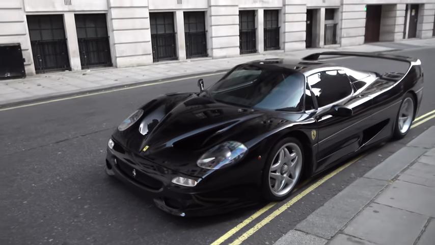 Video: Ferrari F50 with straight-pipe sports exhaust system!