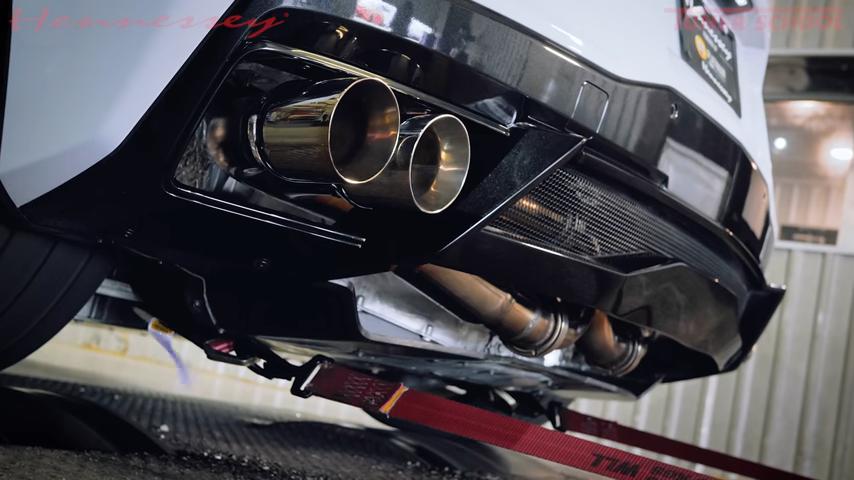 Video: +21 HP Hennessey Sportauspuff an der Corvette C8