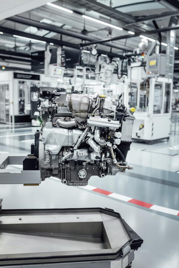 Mercedes-AMG si affida ai turbocompressori per gas di scarico elettrici!