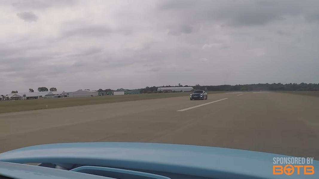 فيديو: بورش 911 (991.2) توربو S مقابل 690 حصان نيسان GT-R