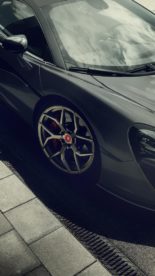 McLaren 570's met 666 pk en 21 inchers van POGEA RACING