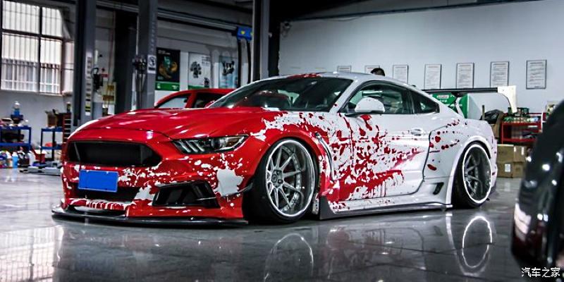 Ford Mustang EcoBoost Blut Folierung Graffiti Header