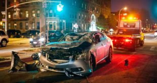 Unfall Auto Crash Smartphone Tuning 310x165 Wie verhalten Sie sich bei einem Autounfall im Ausland richtig?