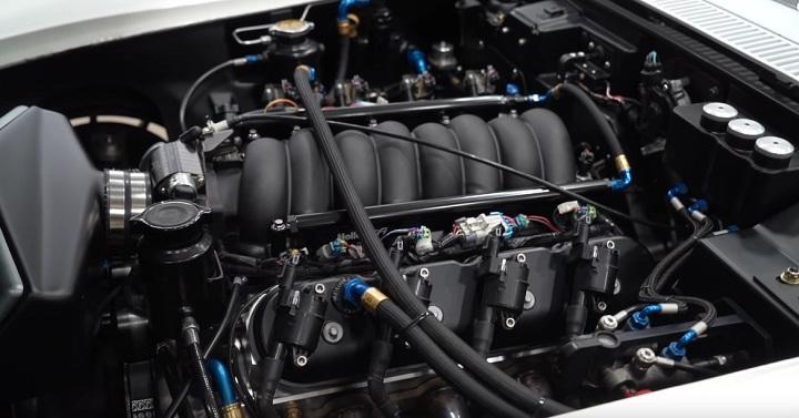 Chevrolet Corvette C3 Widebody Motorsport Style 2 Warum gibt es eine Hubraum Verringerung für den Motor?