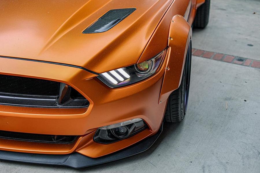  Parte poderosa - Ford Mustang Widebody 