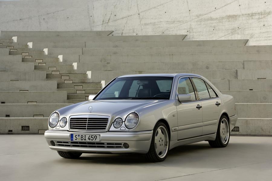 Buon compleanno! Mercedes E 50 AMG (W 210) compie 25 anni!