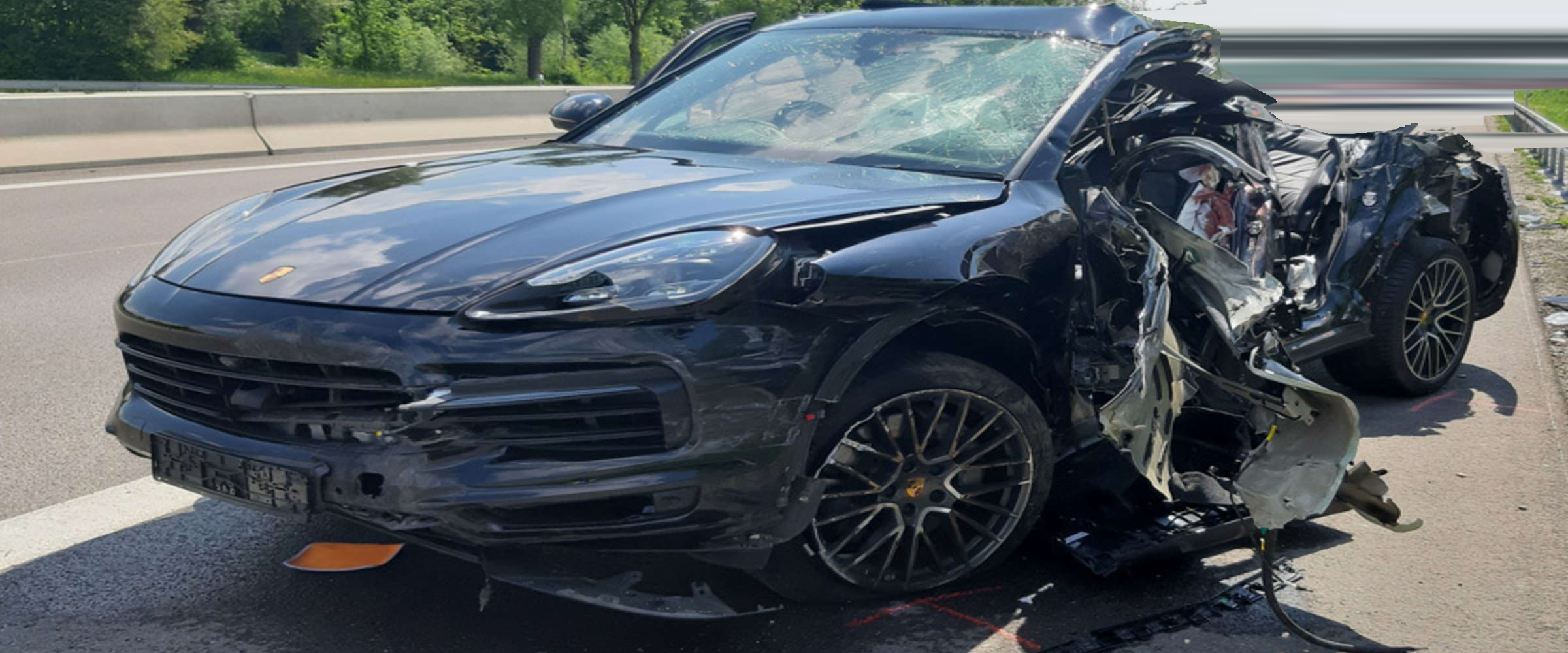 Porsche Unfall Neuwagen Autobahn 2 Höhere Unfallgefahr durch teilautonomes Autofahren!