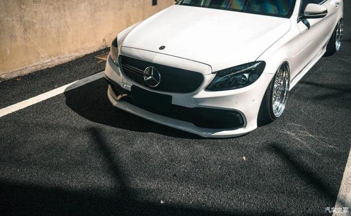 White Mercedes-Benz C200L (V205) with Stance tuning!