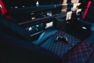 Gruma Mercedes V 250 VIP-Shuttle - luxury van with a star.